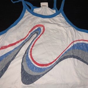 razor back cropped tank